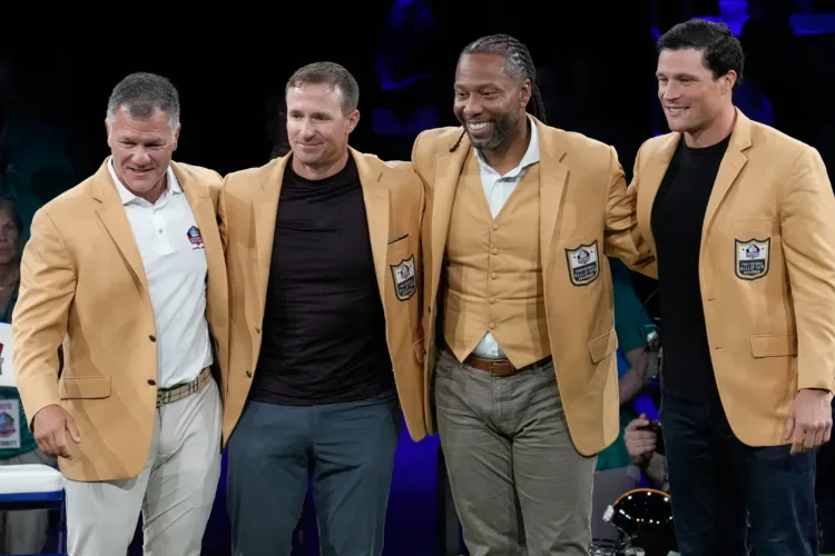 Brees, Fitzgerald, Kuechly, Vinatieri and Craig enter the Hall of Fame